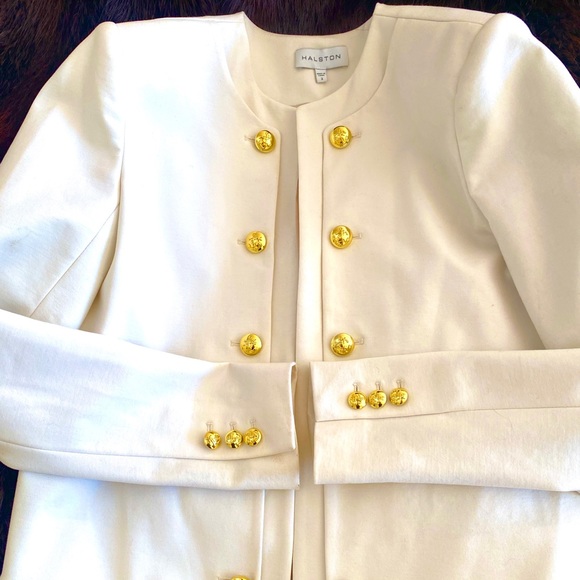 A HALSTON size 2 Blazer in winter white. - Picture 2 of 7